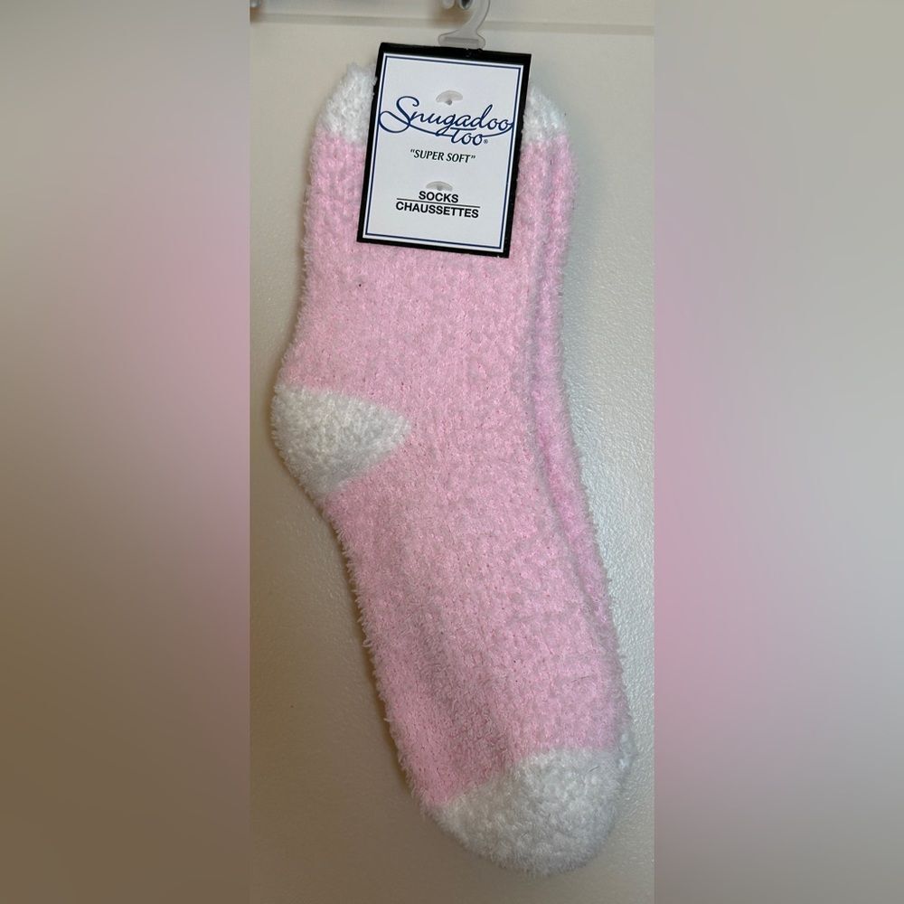 Snugadoo Too Super Soft Pink Fuzzy Socks Women's